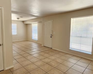 7205 Merry Lane - Photo Thumbnail 8