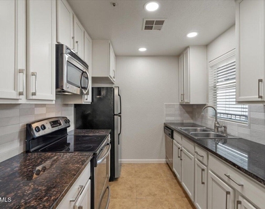 14145 N 92nd Street - Photo Thumbnail 8