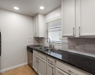14145 N 92nd Street - Photo Thumbnail 10