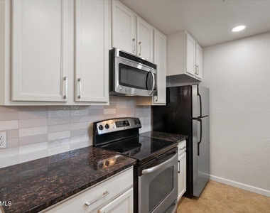 14145 N 92nd Street - Photo Thumbnail 9
