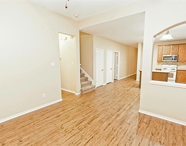 4009 Hidden Meadow Court - Photo Thumbnail 4