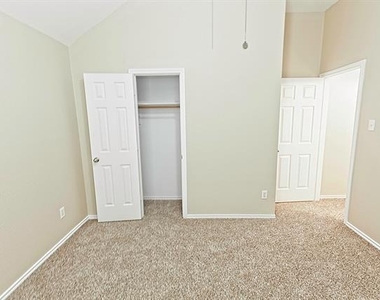 4009 Hidden Meadow Court - Photo Thumbnail 32
