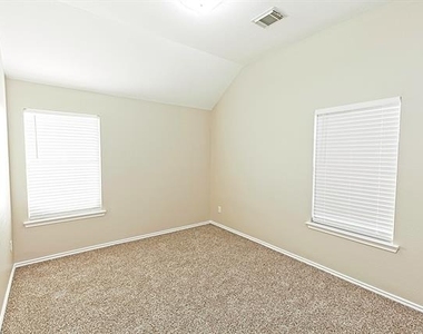 4009 Hidden Meadow Court - Photo Thumbnail 36