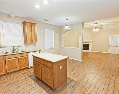 4009 Hidden Meadow Court - Photo Thumbnail 6