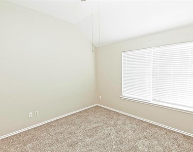4009 Hidden Meadow Court - Photo Thumbnail 31