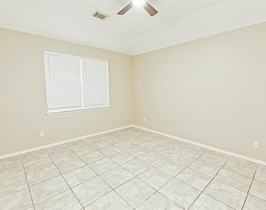 4009 Hidden Meadow Court - Photo Thumbnail 17