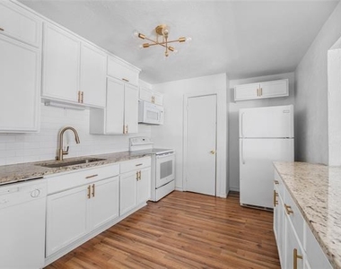 4723 Victor Street - Photo Thumbnail 3