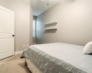 3118 Carmel Street - Photo Thumbnail 6
