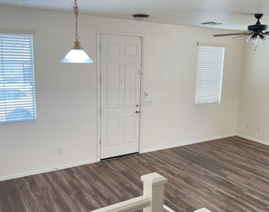 10018 W Winslow Avenue - Photo Thumbnail 1