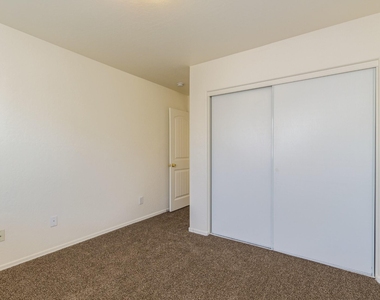 10018 W Winslow Avenue - Photo Thumbnail 13
