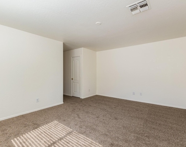 10018 W Winslow Avenue - Photo Thumbnail 15