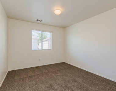 10018 W Winslow Avenue - Photo Thumbnail 18