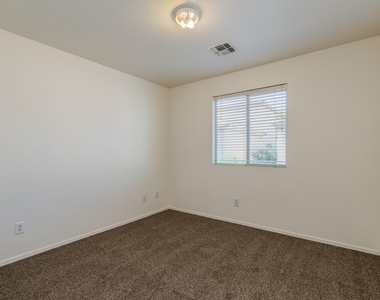 10018 W Winslow Avenue - Photo Thumbnail 12