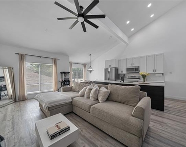 6738 Eastridge Drive - Photo Thumbnail 11