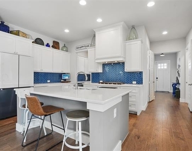 14341 Overlook Park Drive - Photo Thumbnail 8
