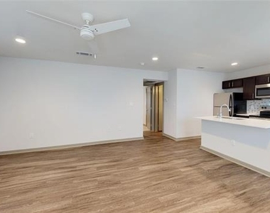 6304 Prospect Avenue - Photo Thumbnail 2