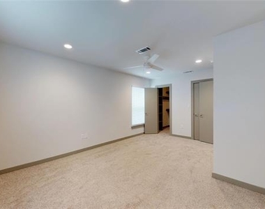 6304 Prospect Avenue - Photo Thumbnail 10