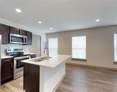 6304 Prospect Avenue - Photo Thumbnail 7