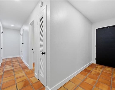 6920 Valhalla Road - Photo Thumbnail 4