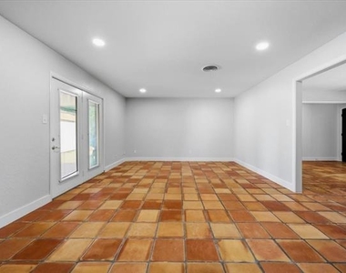 6920 Valhalla Road - Photo Thumbnail 10