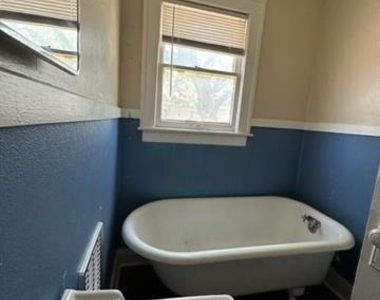 934 Ballinger Street - Photo Thumbnail 13