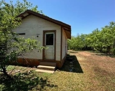 934 Ballinger Street - Photo Thumbnail 16