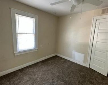 934 Ballinger Street - Photo Thumbnail 12