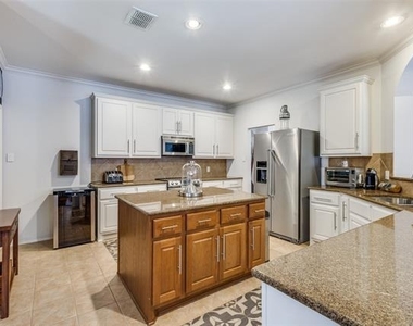 1204 Thimbleberry Drive - Photo Thumbnail 5