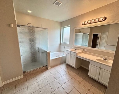 1100 Annalea Cove Drive - Photo Thumbnail 11