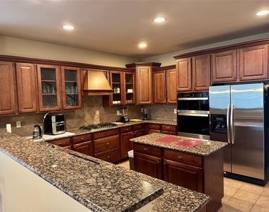 1100 Annalea Cove Drive - Photo Thumbnail 13