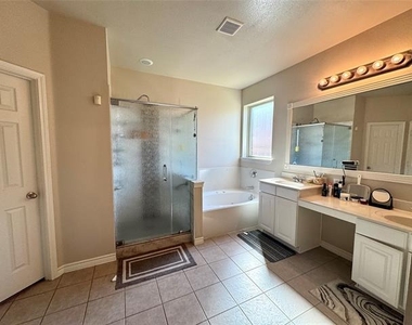 1100 Annalea Cove Drive - Photo Thumbnail 17