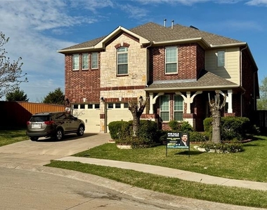 1100 Annalea Cove Drive - Photo Thumbnail 2