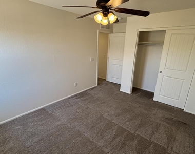 624 W Mesquite Tree Lane - Photo Thumbnail 22