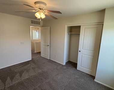 624 W Mesquite Tree Lane - Photo Thumbnail 16