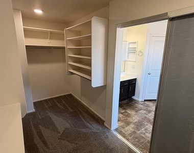 624 W Mesquite Tree Lane - Photo Thumbnail 14