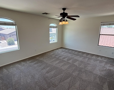 624 W Mesquite Tree Lane - Photo Thumbnail 10