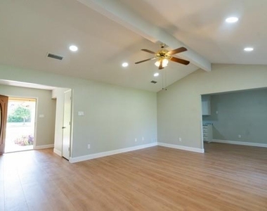 106 Mapleleaf Lane - Photo Thumbnail 6
