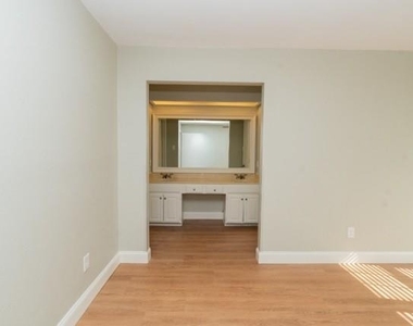 106 Mapleleaf Lane - Photo Thumbnail 17