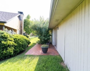 106 Mapleleaf Lane - Photo Thumbnail 33