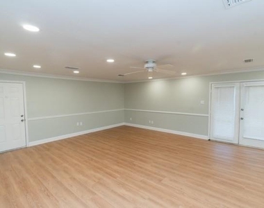 106 Mapleleaf Lane - Photo Thumbnail 13