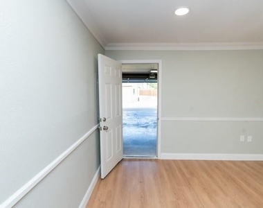 106 Mapleleaf Lane - Photo Thumbnail 14