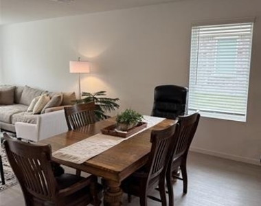 1105 Ledgestone Drive - Photo Thumbnail 4