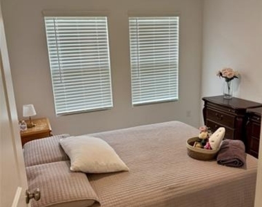 1105 Ledgestone Drive - Photo Thumbnail 9