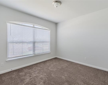 1343 Fox Hollow Road - Photo Thumbnail 23