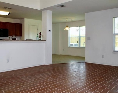 612 Fleming Street - Photo Thumbnail 4