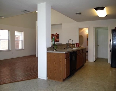 612 Fleming Street - Photo Thumbnail 7