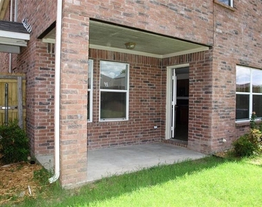 612 Fleming Street - Photo Thumbnail 3
