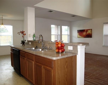 612 Fleming Street - Photo Thumbnail 9
