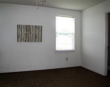612 Fleming Street - Photo Thumbnail 12