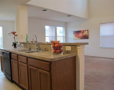 612 Fleming Street - Photo Thumbnail 8